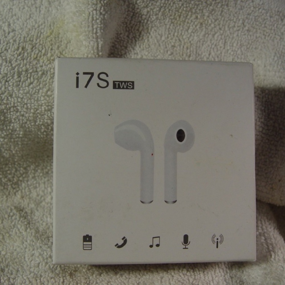i7s EARBUDS new in box OPEN Box never used - Black color
